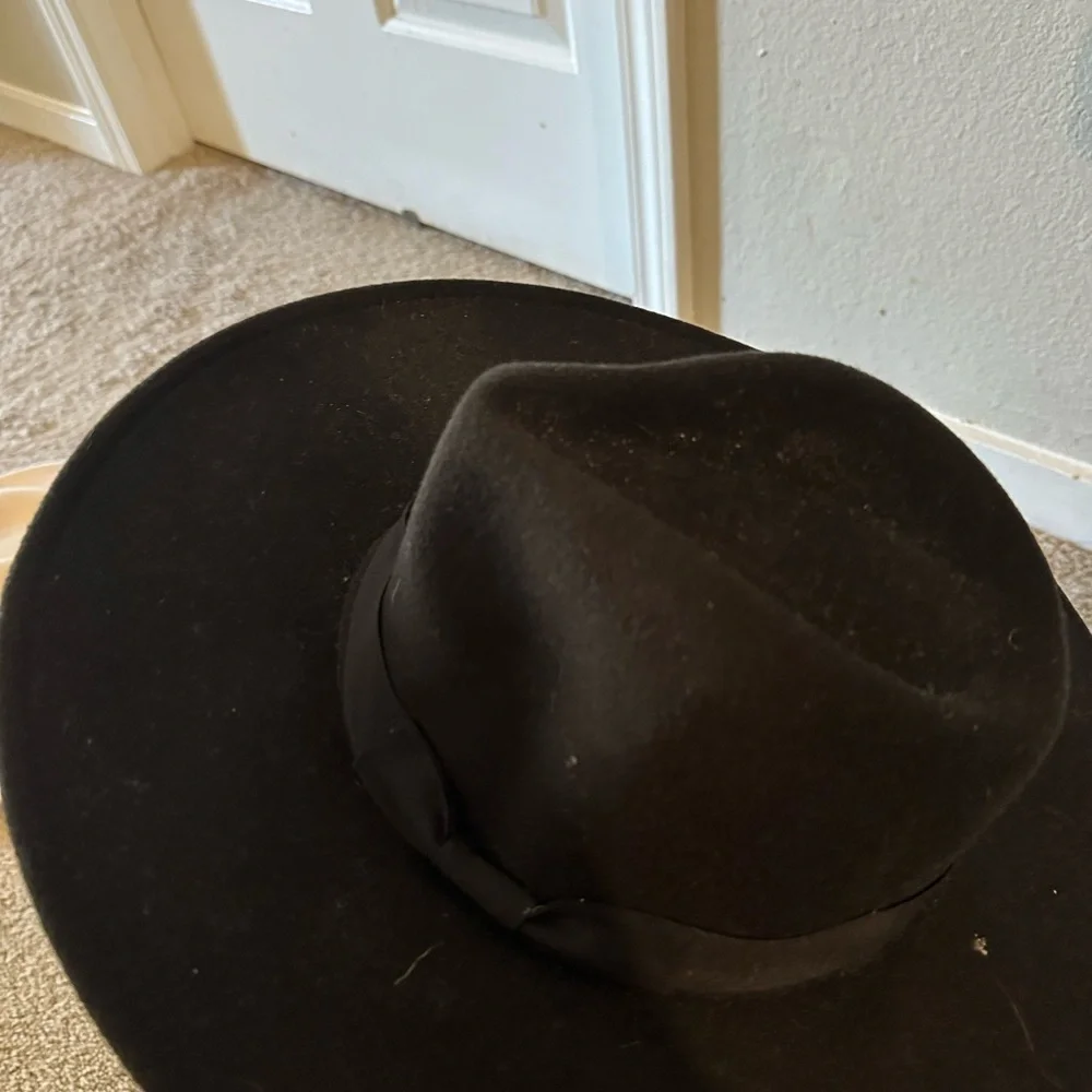 Hat - Picture 2 of 3